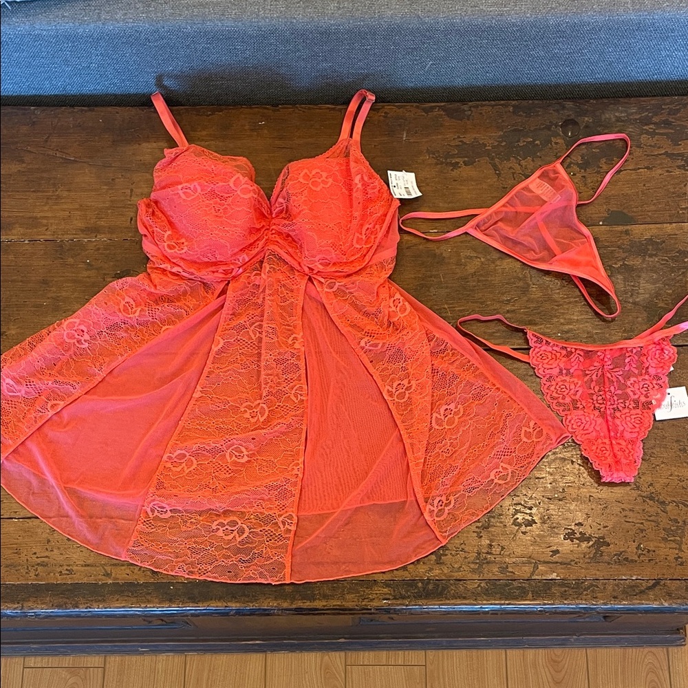 Vintage Frederick’s of Hollywood Coral Lace Babydoll Set